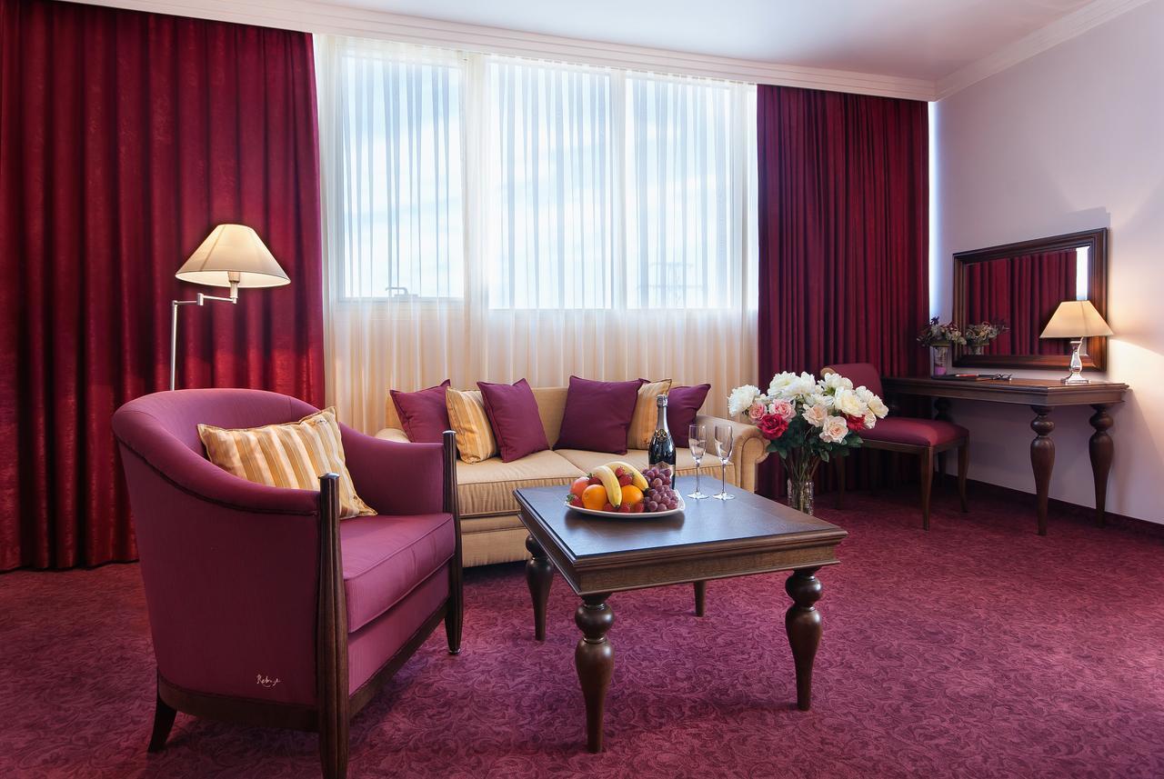 Chiirite Hotel